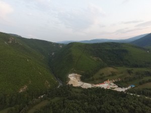 Das Medna Projekt an der Sana, von dem Energieunternehmen Kelag gebaut, zerstört bedrohtes Huchengebiet. Foto: Za vode Podgorice
