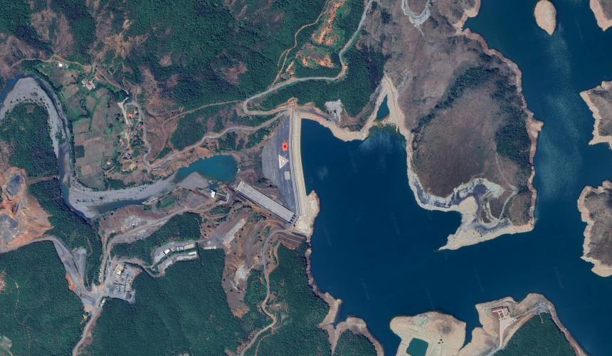The Fan 1 Hydropower Plant on the Fan River, a tributary of the Mati in Albania, began operating in 2017, causing significant ecological damage. © Google Earth