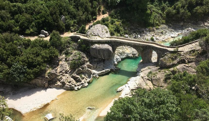 Die Shushica ist einer der Hauptzuflüsse zum Vjosa-Wildfluss-Nationalpark und muss geschützt werden © Ulrich Eichelmann 