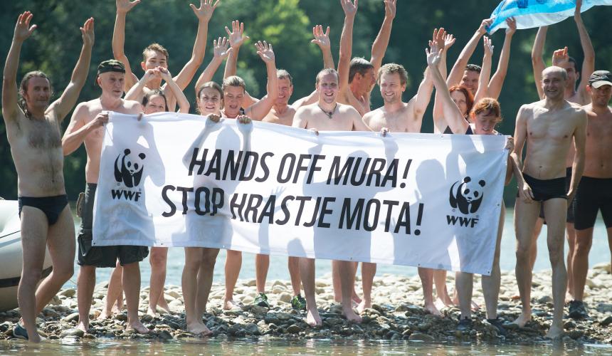 Andreja Slameršek at the Mura river © Boštjan Flegar, Bluecam studio