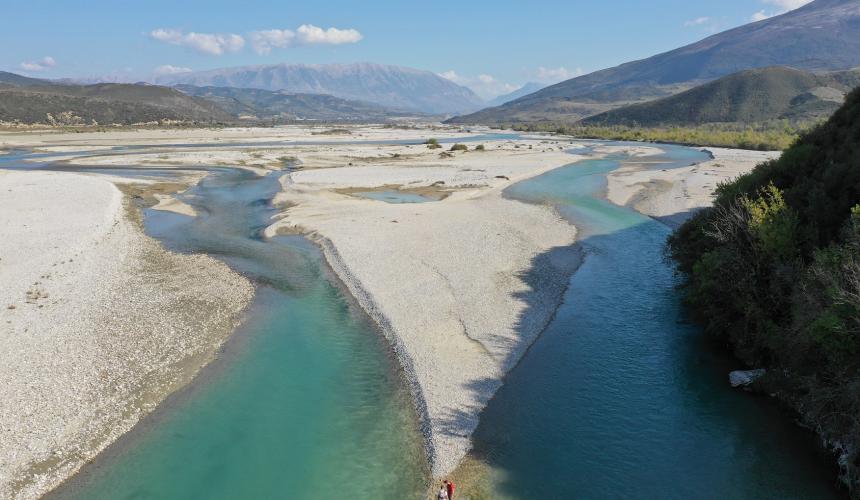At the Symposium the scientists discussed the critical condition of rivers worldwide and the need to protect the last intact river systems, like the Vjosa in this picture © Gabriel Singer