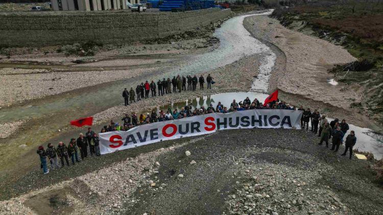 150 people, including the mayors of 12 municipalities in the Shushica Valley, protested today against the diversion of water from the Vjosa National Park © Josh David Lim