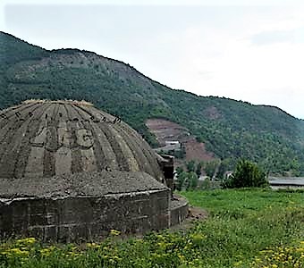 One of 750 000 bunkers in Albania, built during Enver Hoxha's regime. © Sven Haertig-Tokarz
