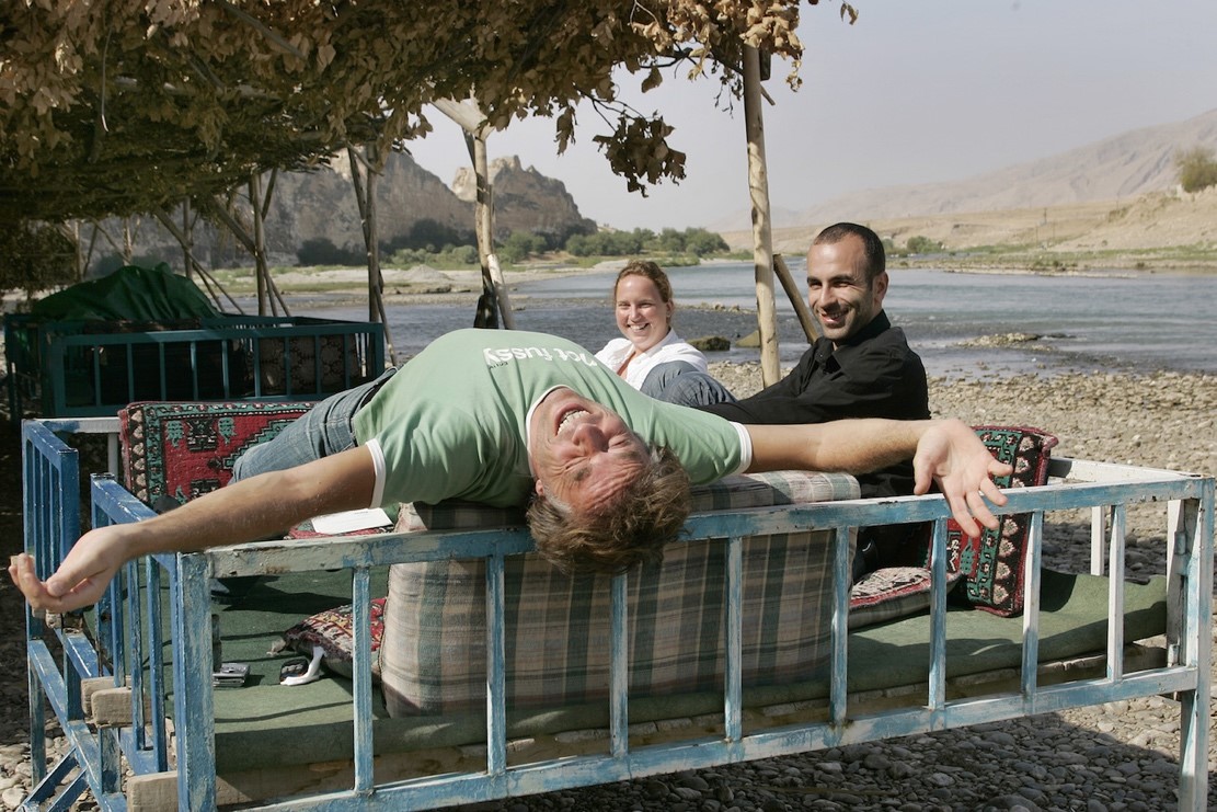 Good times in Hasankeyf, food & drink directly at the Tigris, 2007 © Foto Klemens Groh/Kronenzeitung